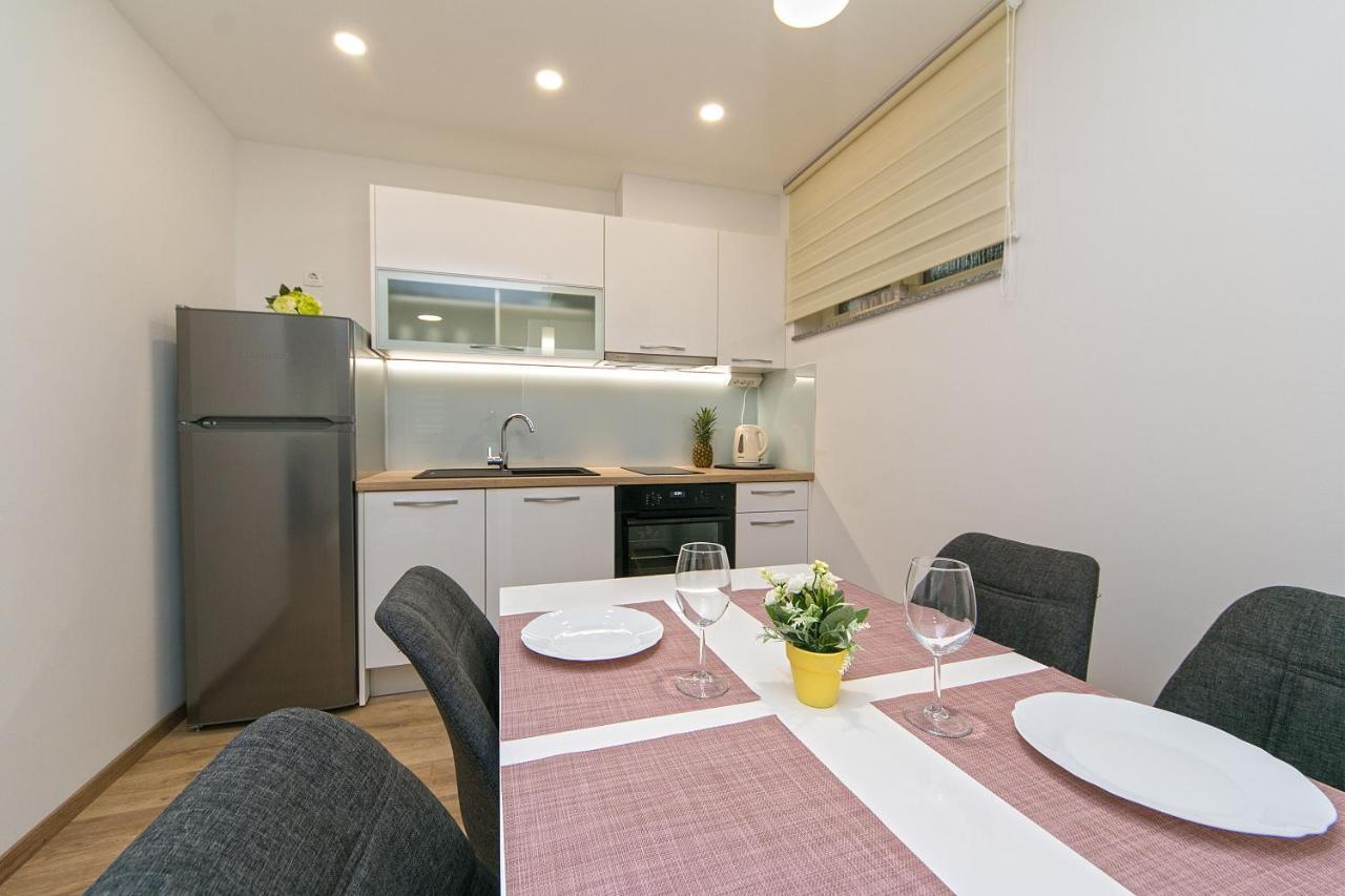 Apartments Vila Nadalina Delux Brela Exteriér fotografie